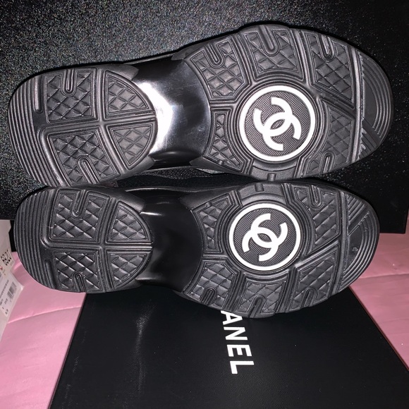 TRENDSETTERS!!! - Picture 3 of 5